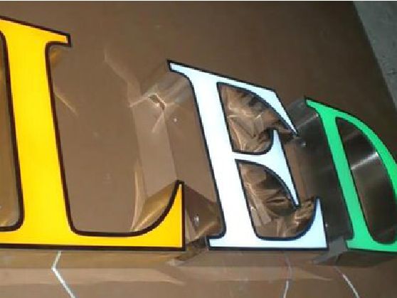 井冈山介绍LED招牌的基础知识。
