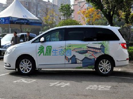 井冈山户外车贴喷绘如何保持效果?